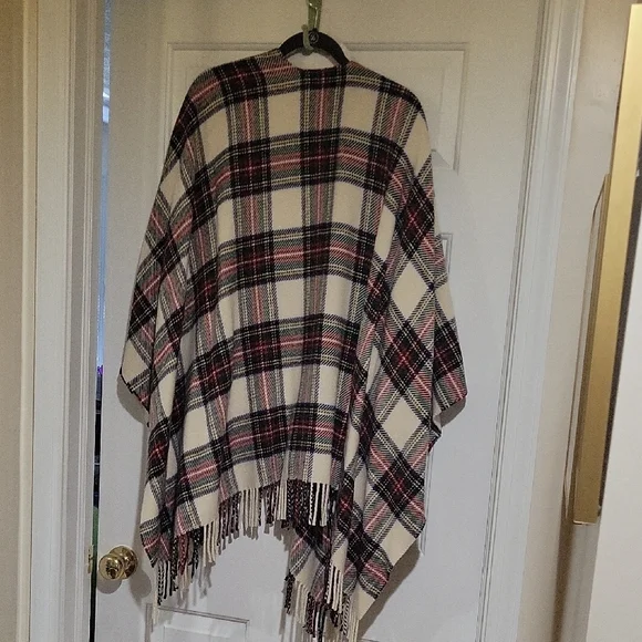 Ralph Lauren Vintage Plaid Fringe Shawl - Picture 6 of 14